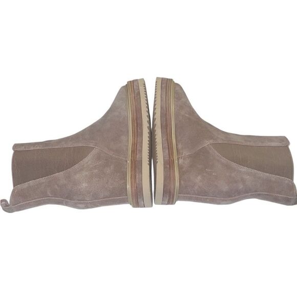 Vince Camuto Omassa Taupe Suede Pull On Boots Size 8.5 - Picture 9 of 11